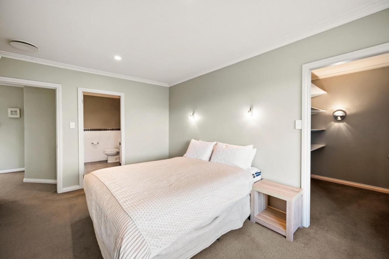 Taupo Escape - Rainbow Point Holiday Home Eksteriør bilde
