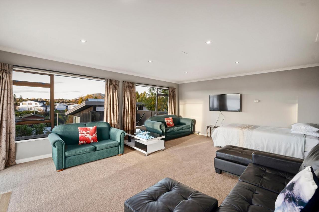 Taupo Escape - Rainbow Point Holiday Home Eksteriør bilde